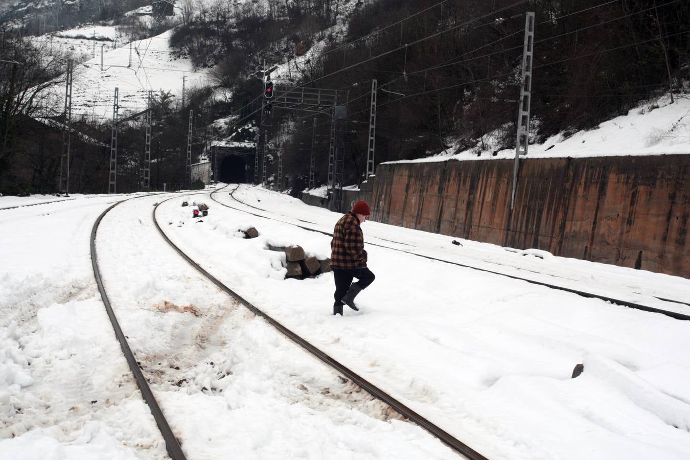 Las espectaculares imágenes que deja el trabajo para limpiar Pajares