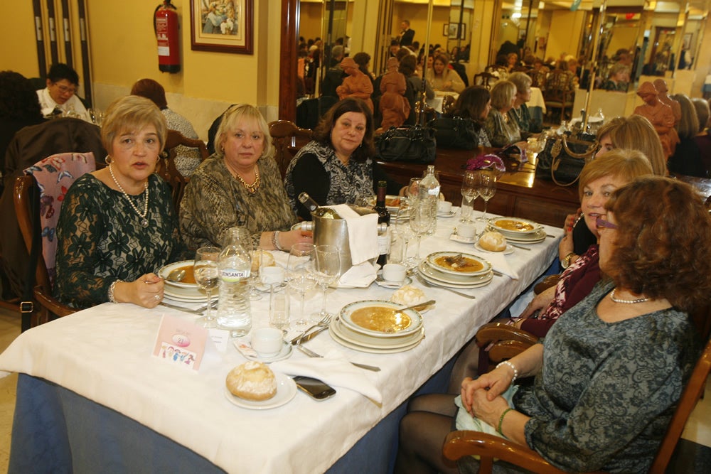 Gijón celebra la noche de Comadres