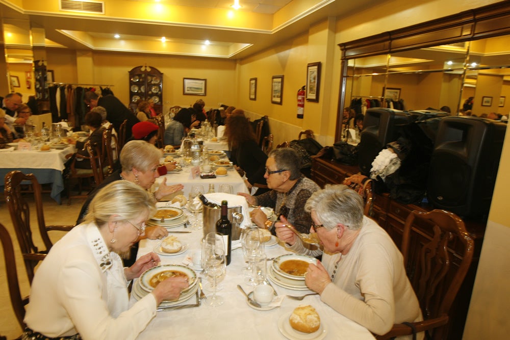 Gijón celebra la noche de Comadres