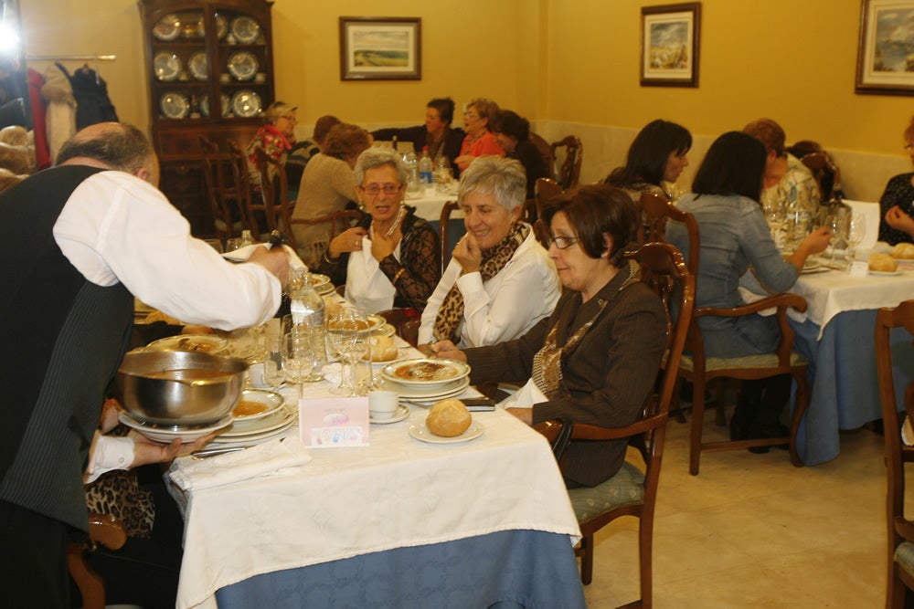 Gijón celebra la noche de Comadres