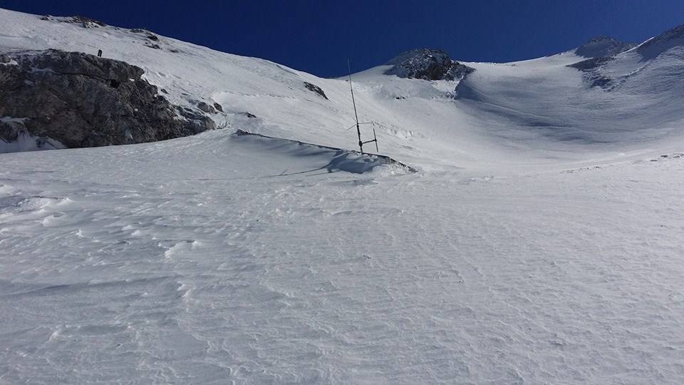 El Casetón de Andara, en el límite entre Cantabria y Asturias, oculto por la nieve