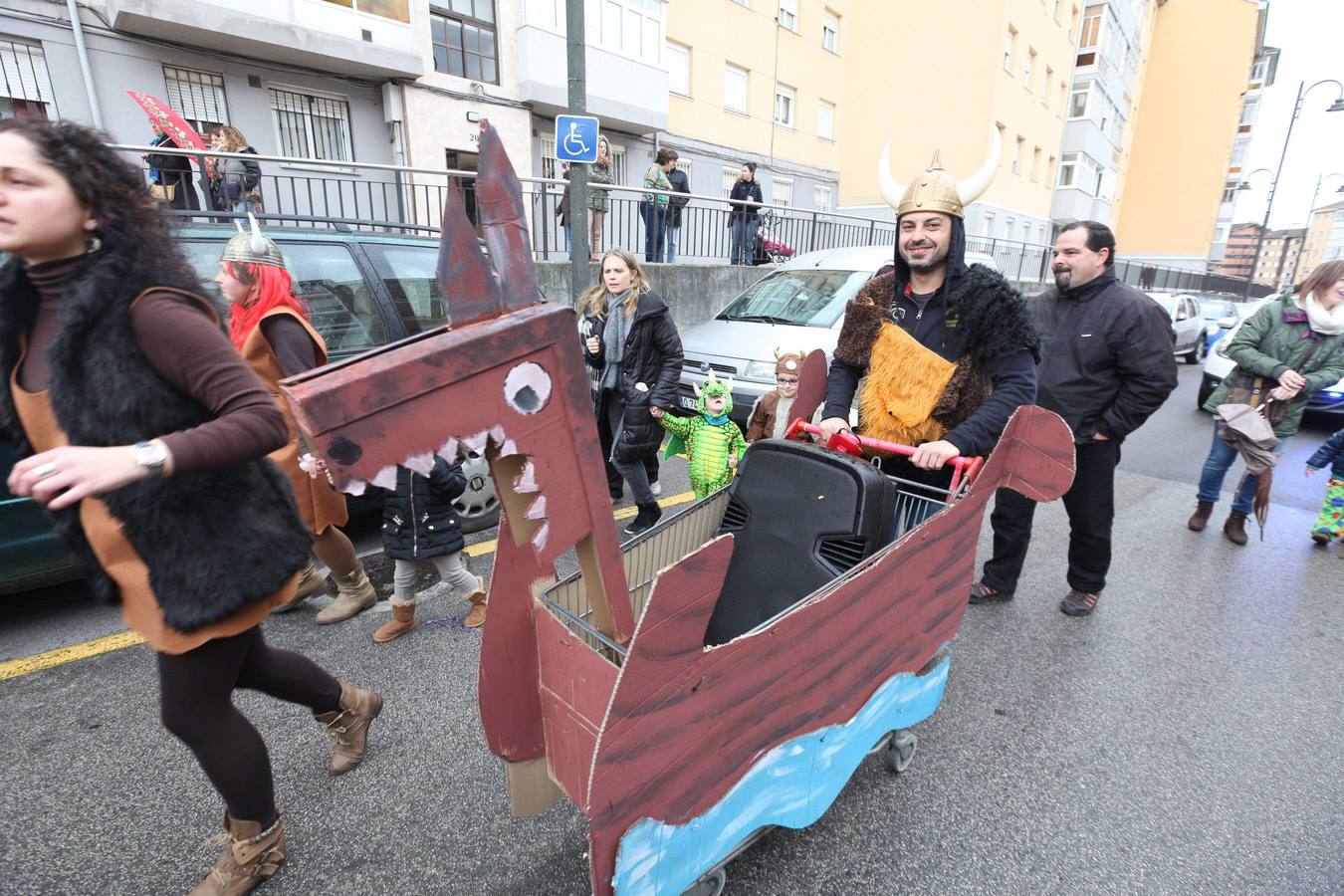 El Antroxu en los colegios y barrios de Avilés