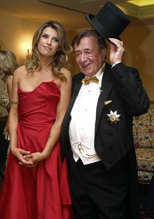 El &#039;desmadre&#039; de Elisabetta Canalis en el Baile de la Ópera de Viena