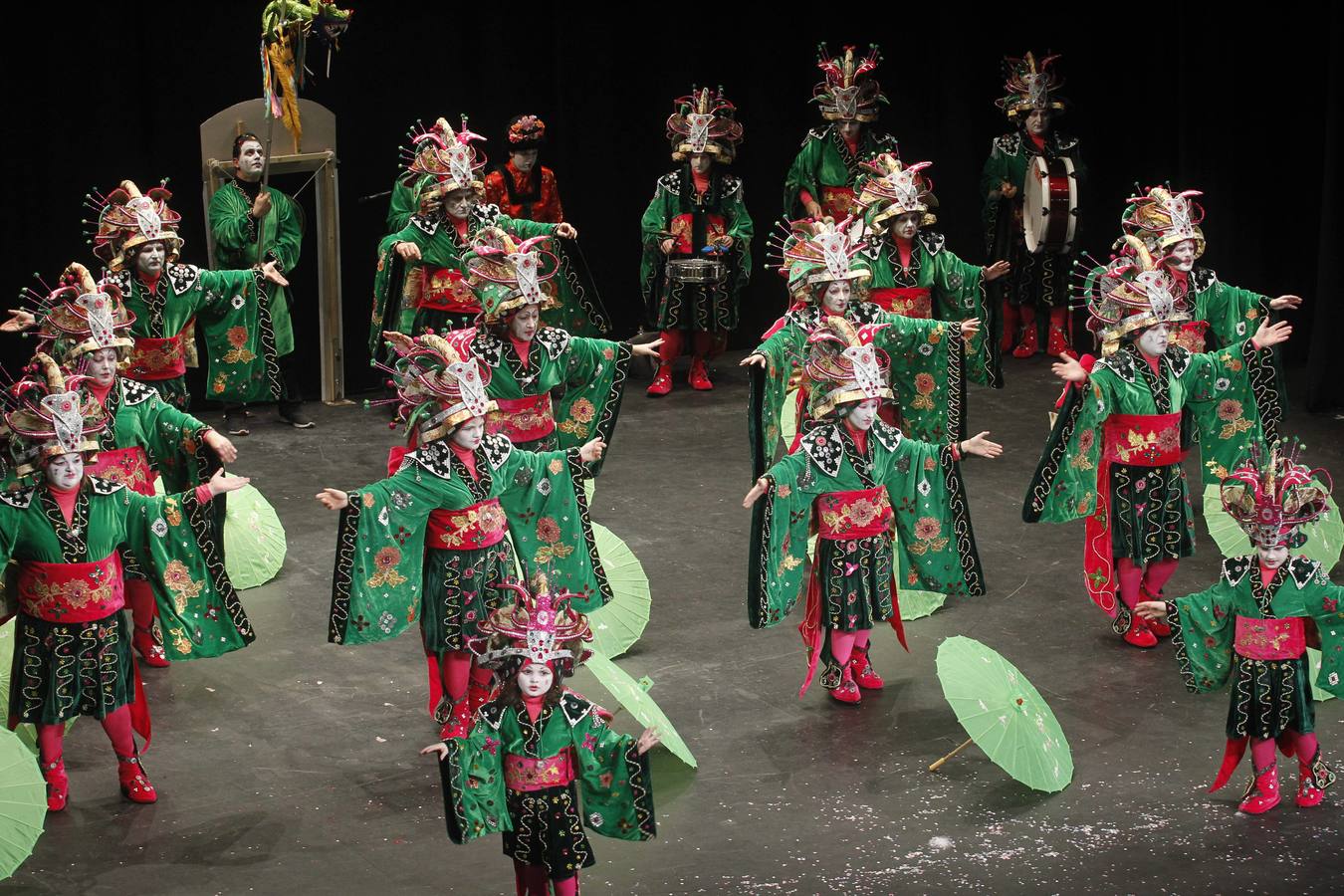 Antroxu: Concurso de charangas en el teatro Jovellanos