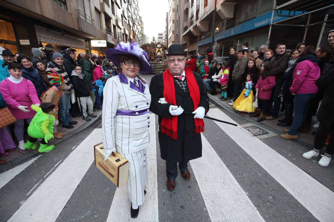 Avilés se vuelca con su desfile de Antroxu