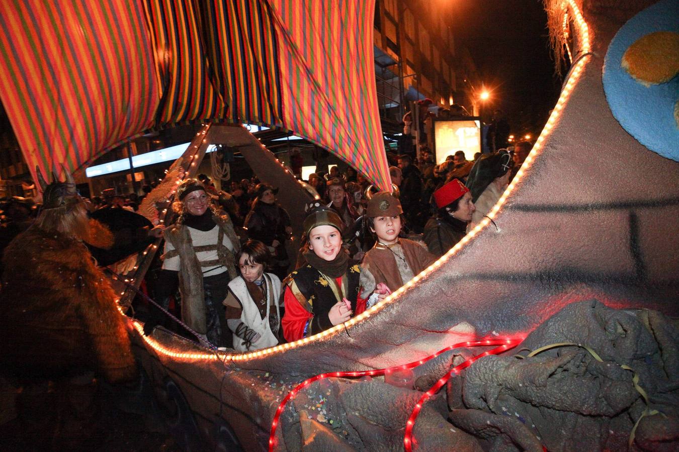 Avilés se vuelca con su desfile de Antroxu