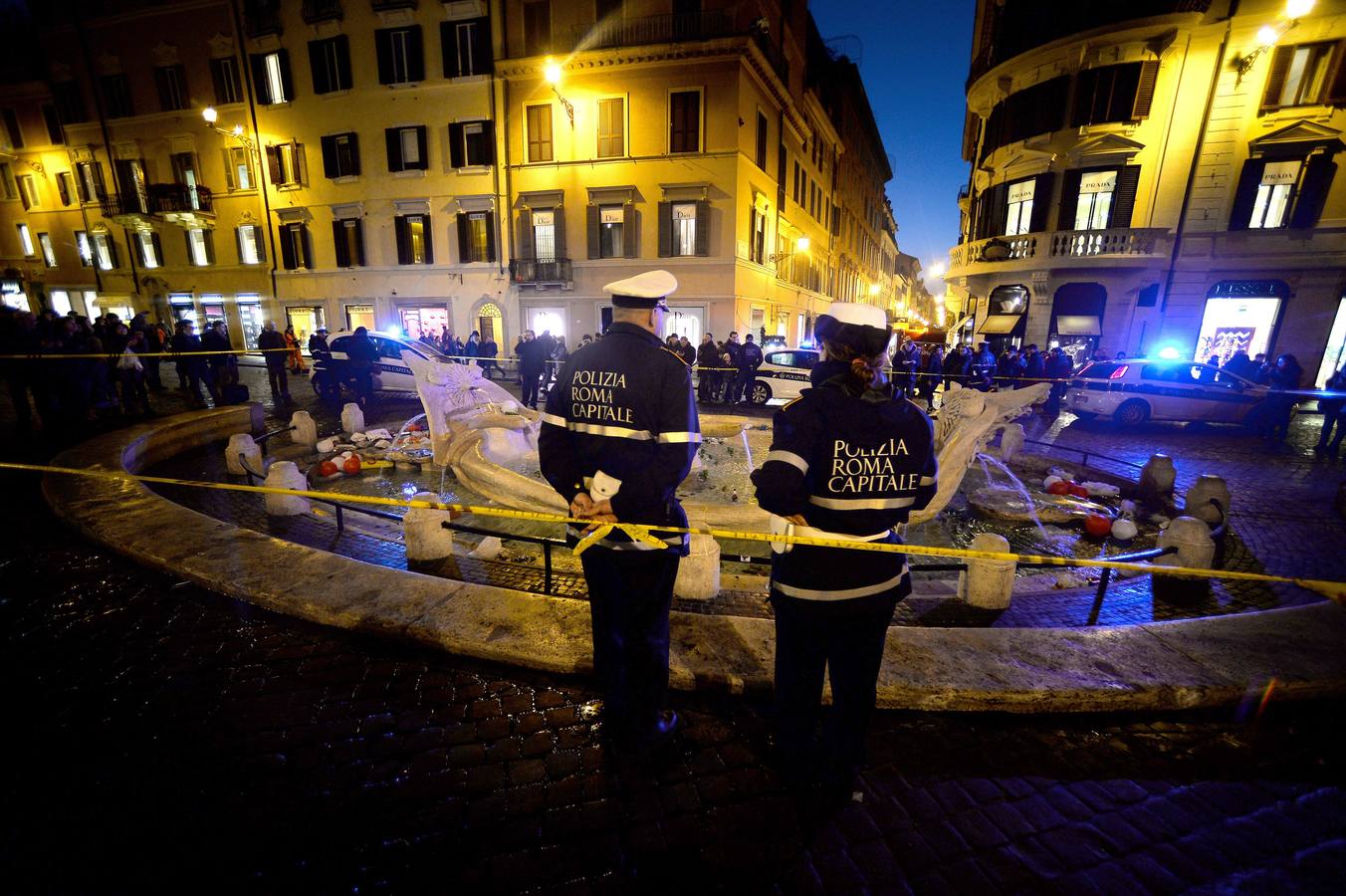 Hinchas del Feyenoord provocan graves disturbios en Roma