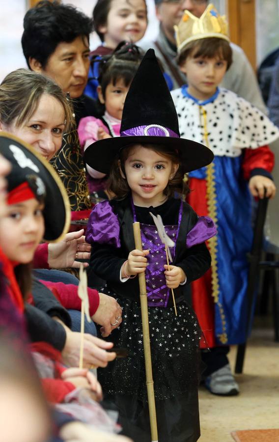 Juegos por Don Carnal en el Antroxu de Oviedo