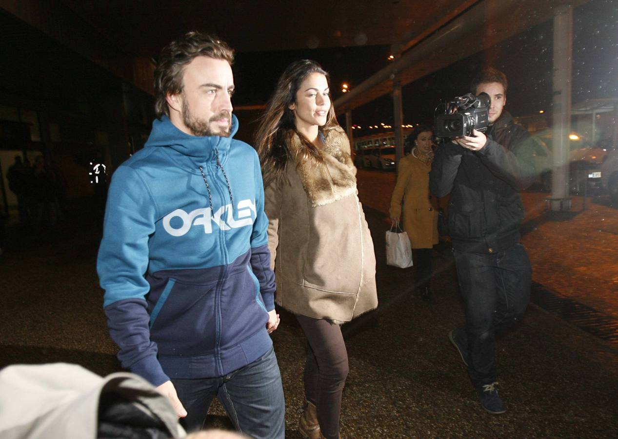 Lara Álvarez acompaña a Fernando Alonso tras salir del hospital