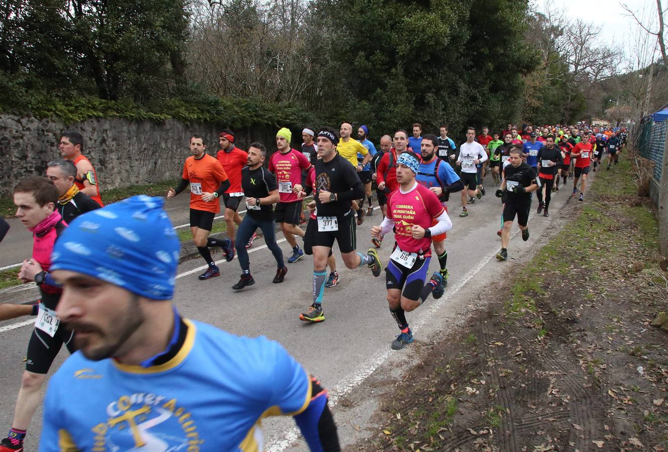 La Gijón Trail reúne a 450 atletas en Deva