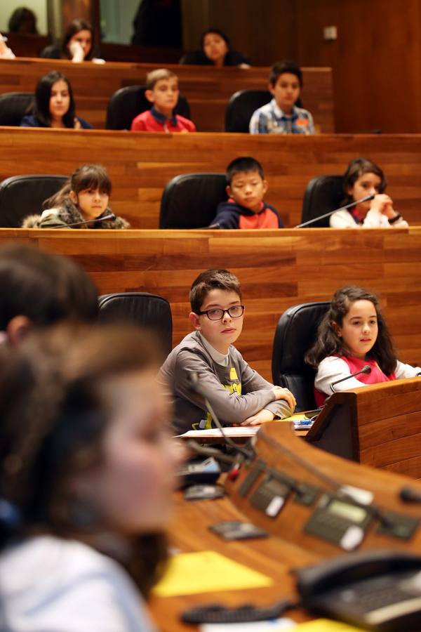 Los niños, diputados regionales por un día