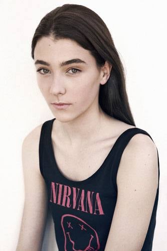 Mar González, la gimnasta de Oviedo que ha conquistado París desfilando para la firma Givenchy