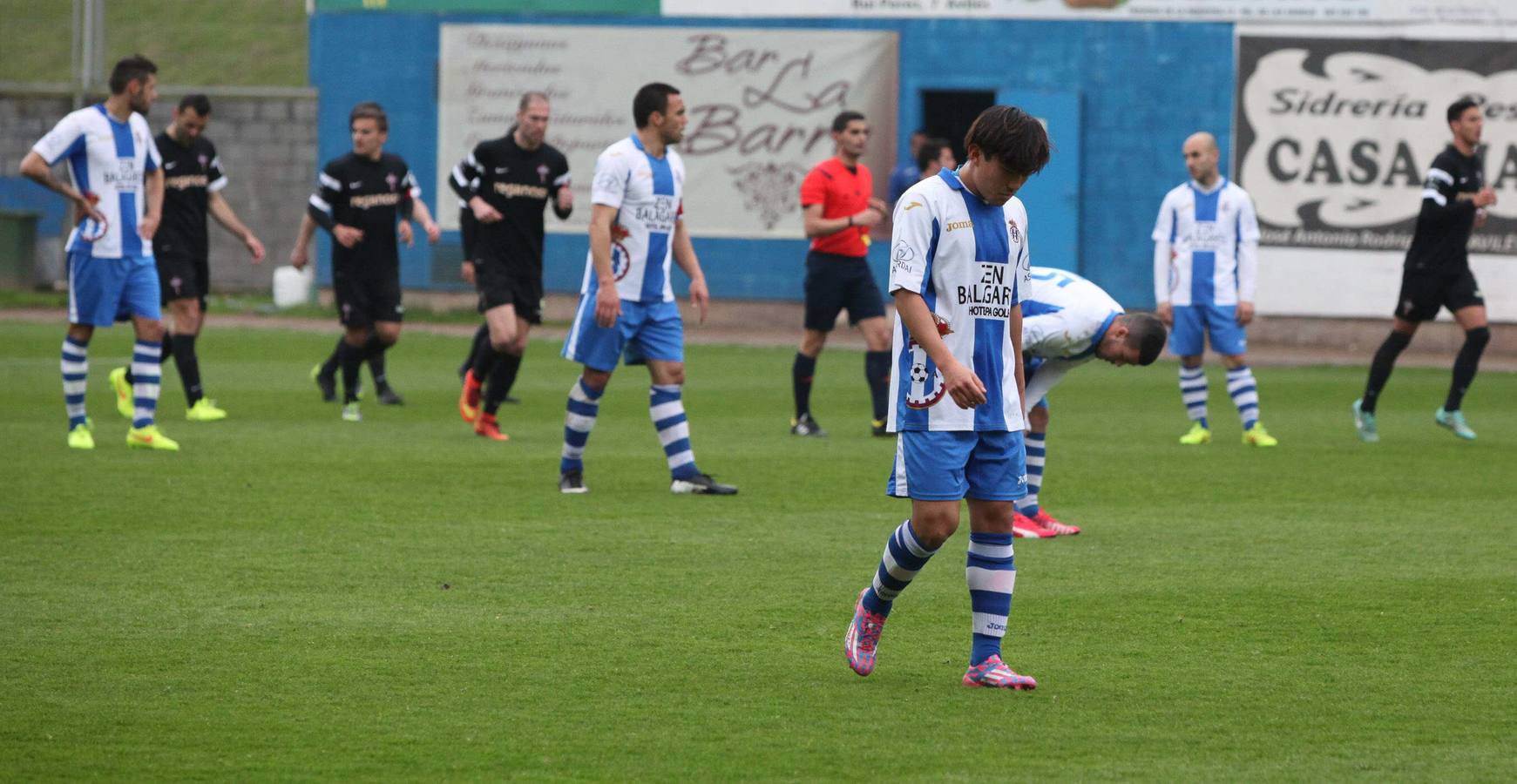 El Real Avilés cae en casa ante el Racing de Ferrol