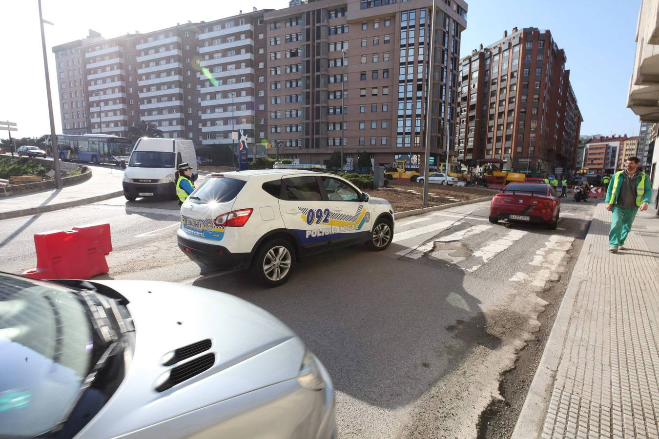 La glorieta de Los Oficios de Avilés, cortada