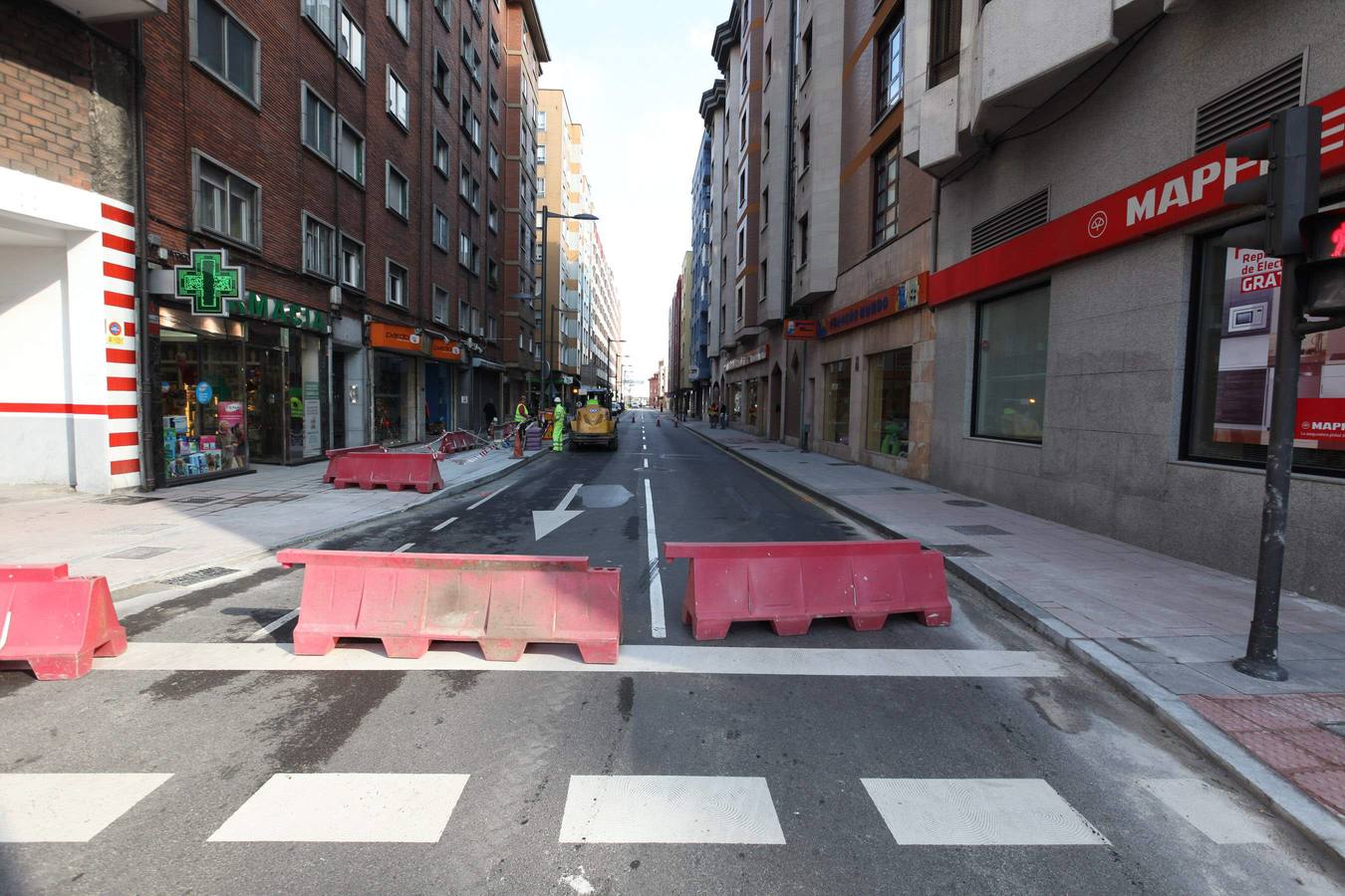 La glorieta de Los Oficios de Avilés, cortada