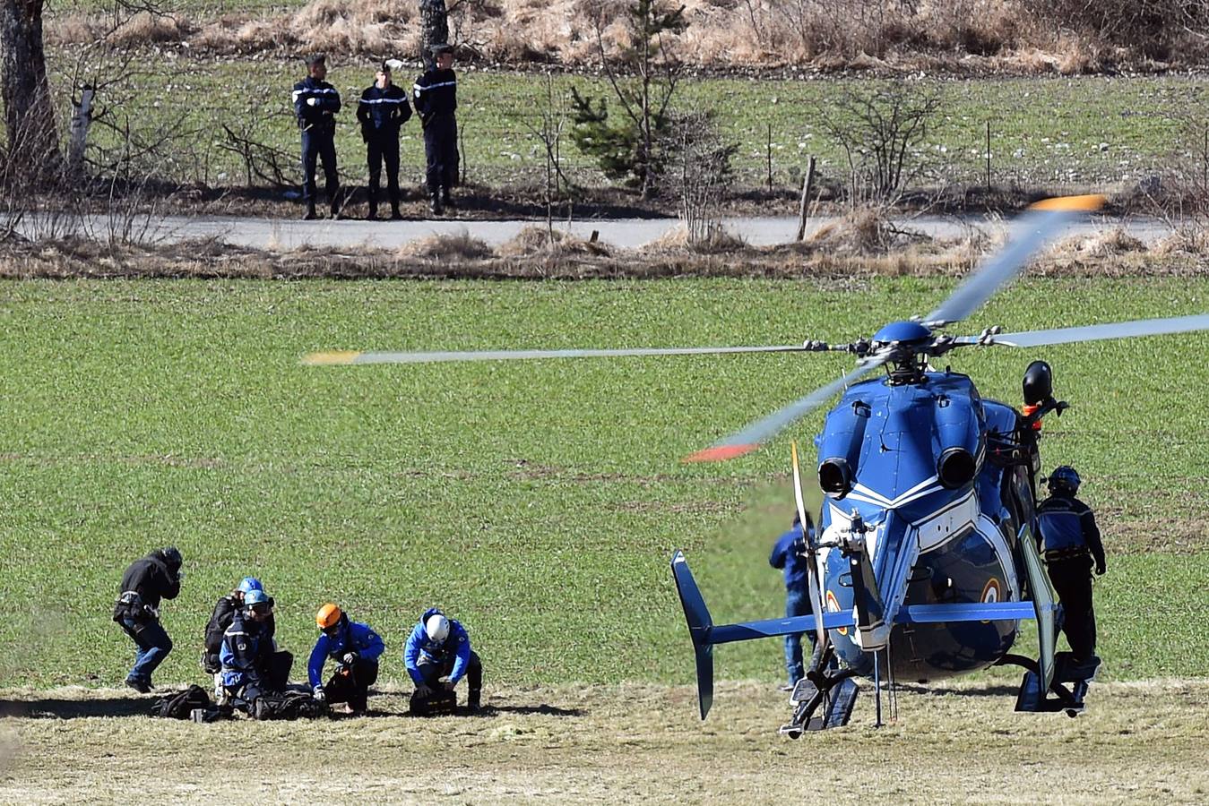 El complicado rescate de los cuerpos de las víctimas del accidente del Airbus