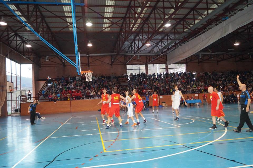 Baloncesto solidario en Cangas