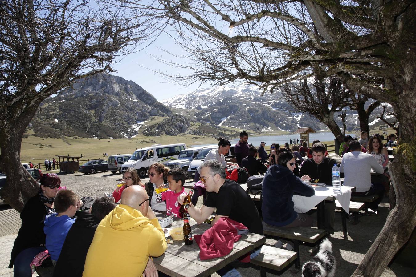 Los Lagos de Covadonga, de bote en bote por Semana Santa