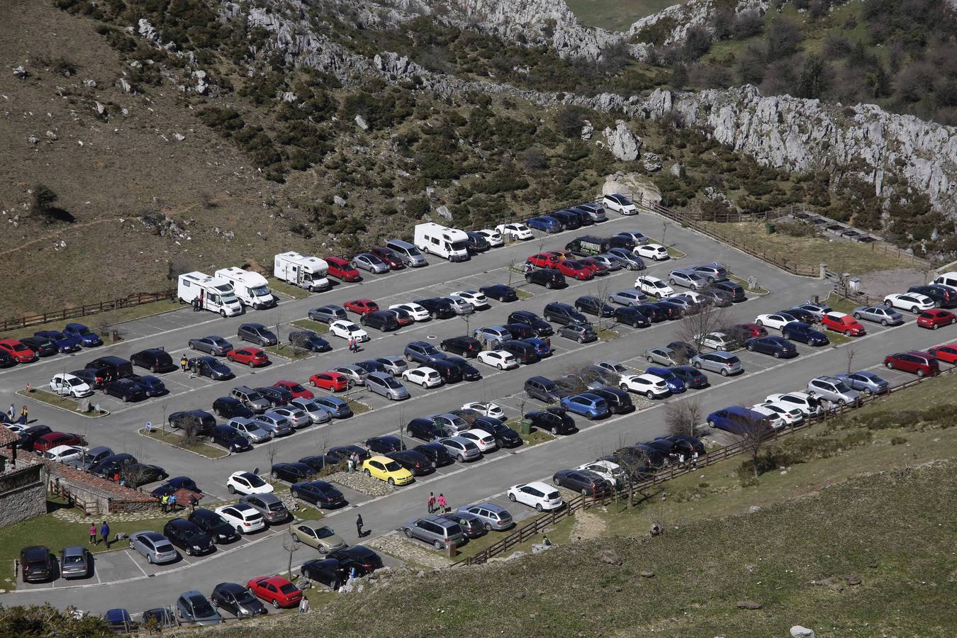 Los Lagos de Covadonga, de bote en bote por Semana Santa