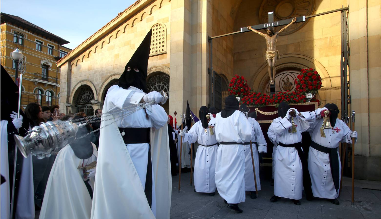 Procesión del Vía Crucis, en Gijón