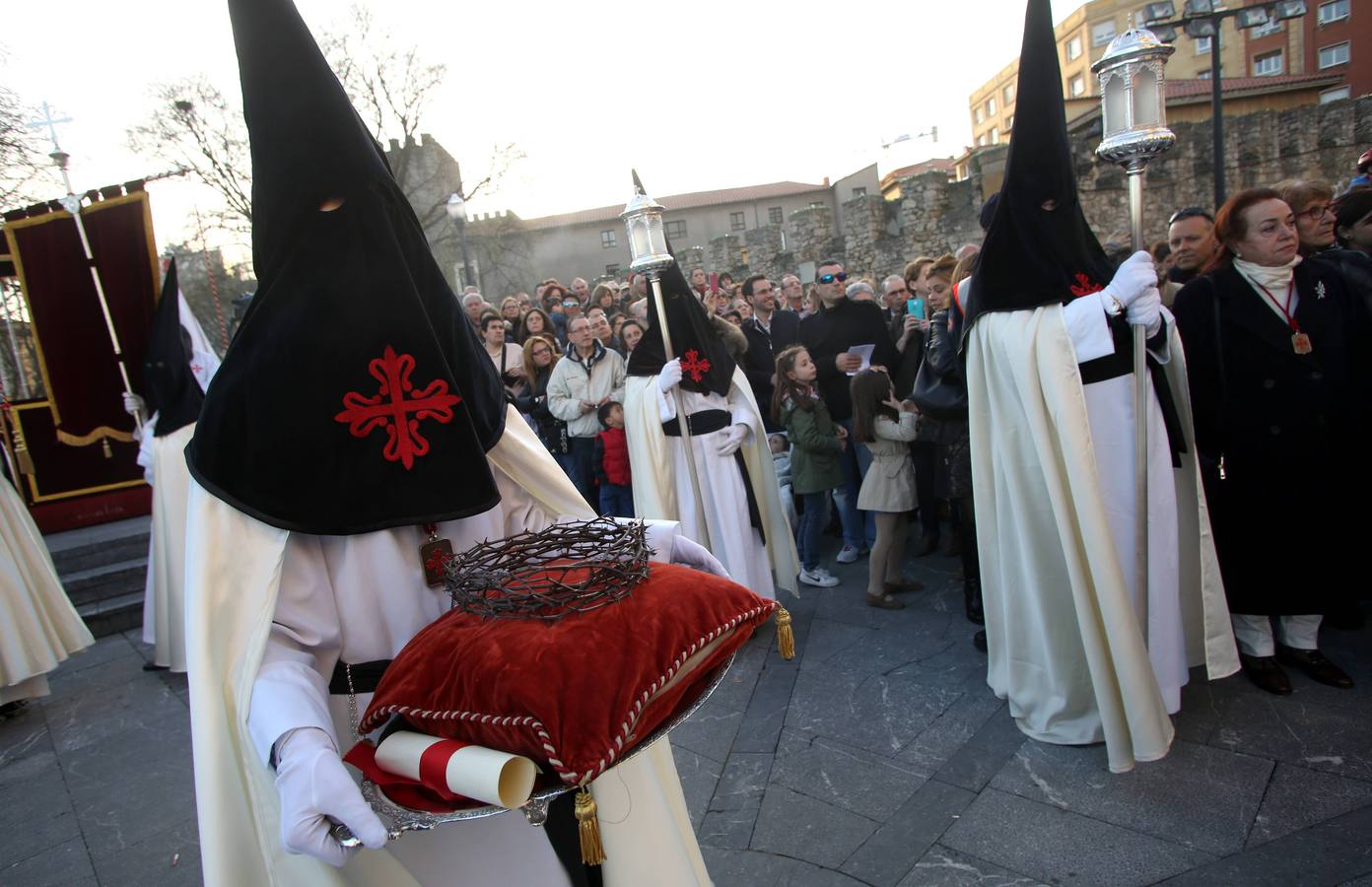 Procesión del Vía Crucis, en Gijón