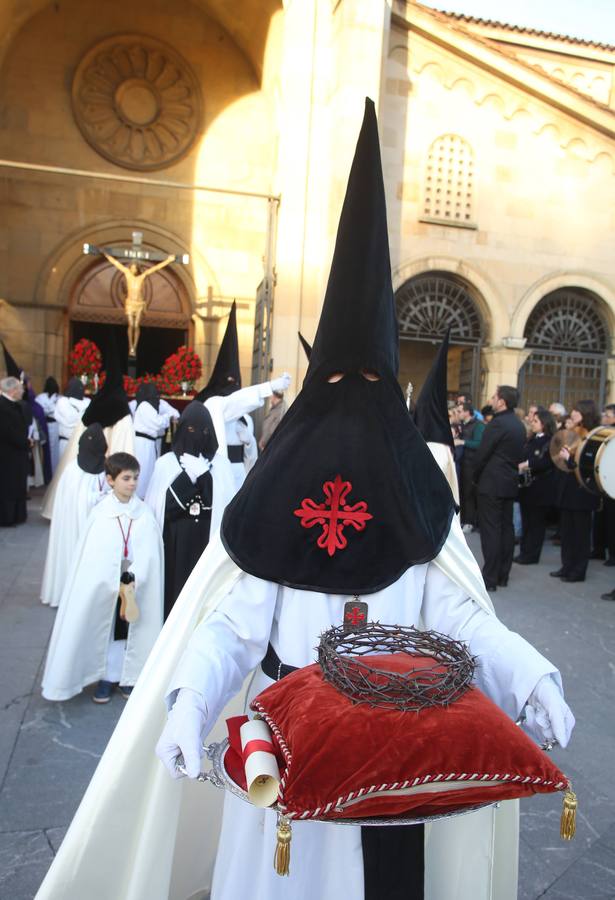 Procesión del Vía Crucis, en Gijón