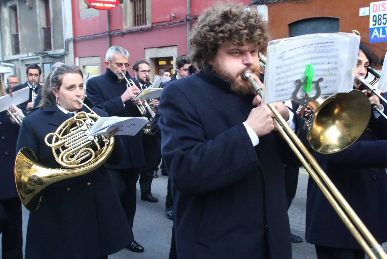 Procesión del Vía Crucis, en Gijón