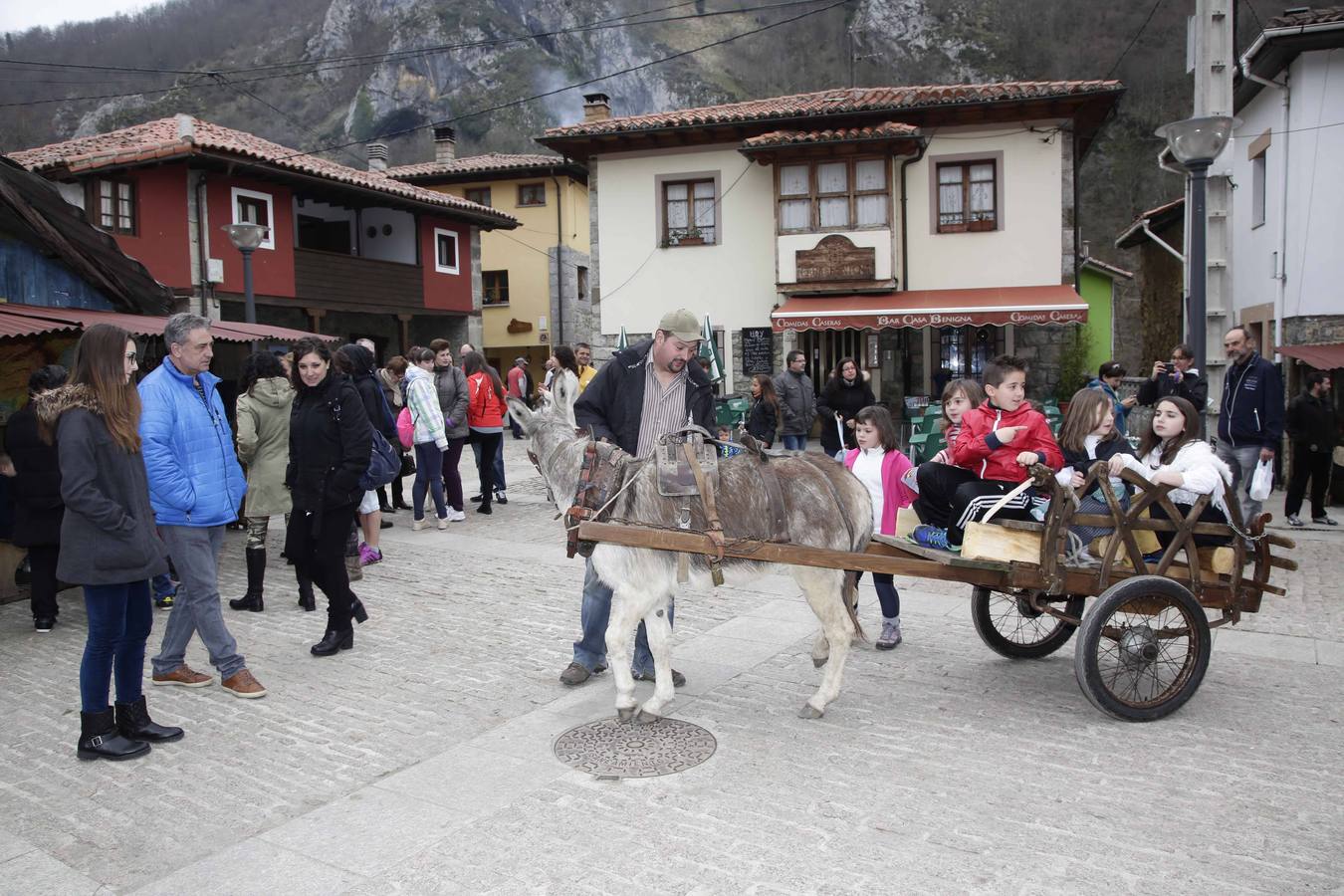 Sobrefoz celebra el Mercáu del Trasiegu