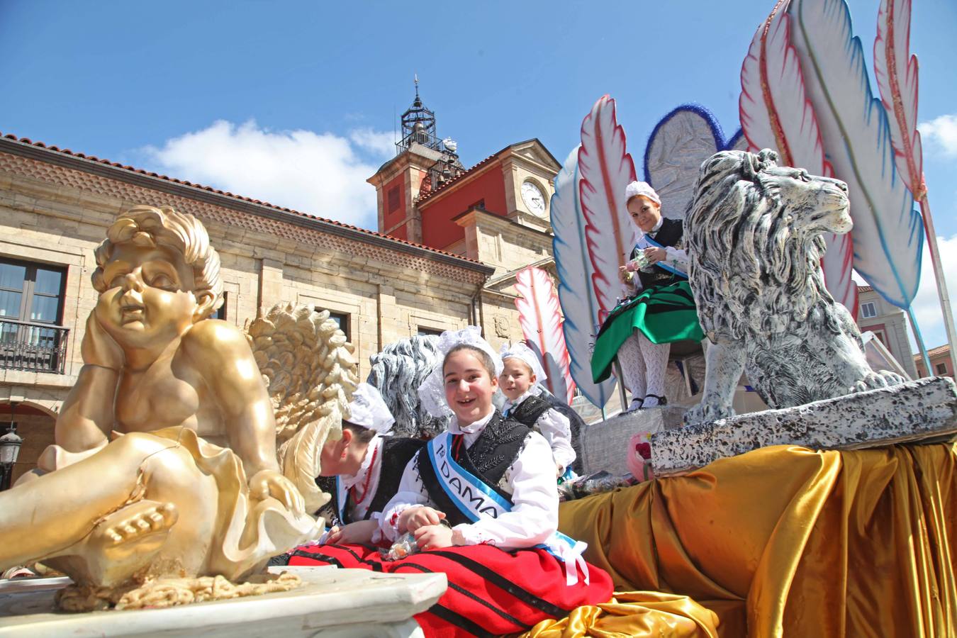 Avilés se vuelca con El Bollo