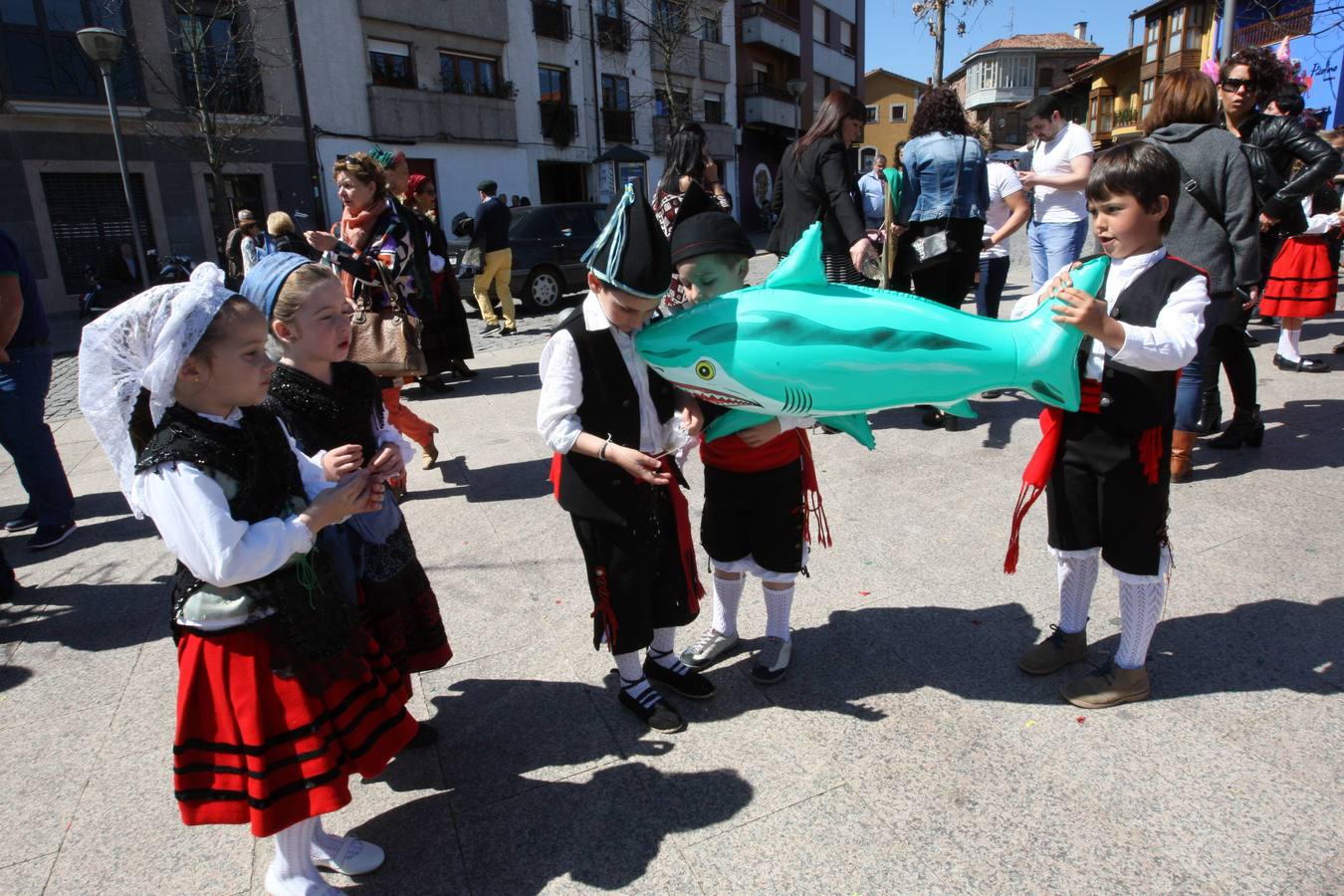 Las mejores imágenes de la fiesta de los Güevos Pintos