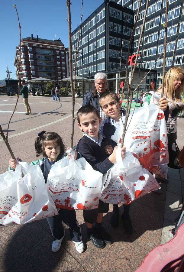 Los niños de Oviedo se comprometen a plantar cerezos