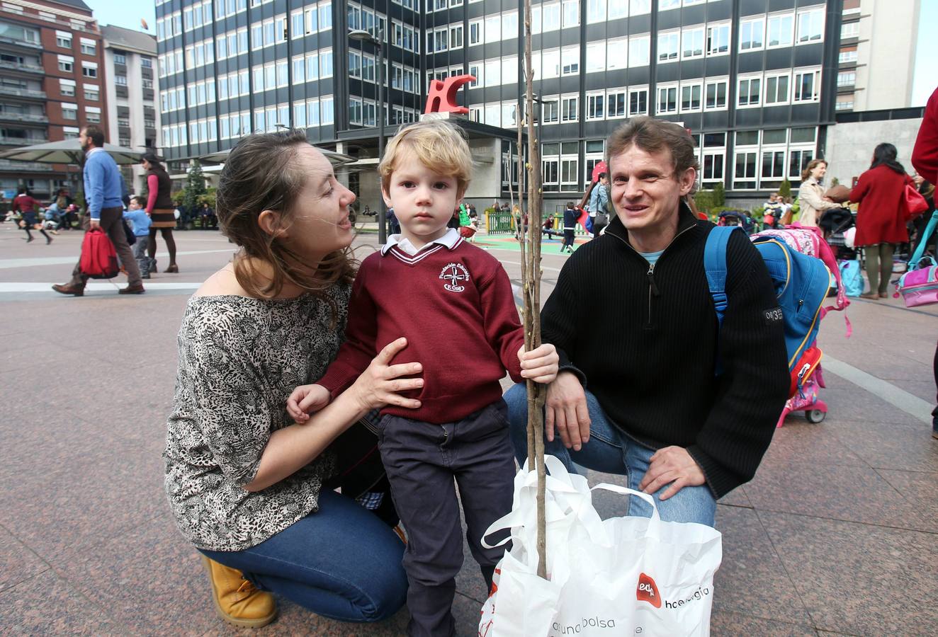 Los niños de Oviedo se comprometen a plantar cerezos