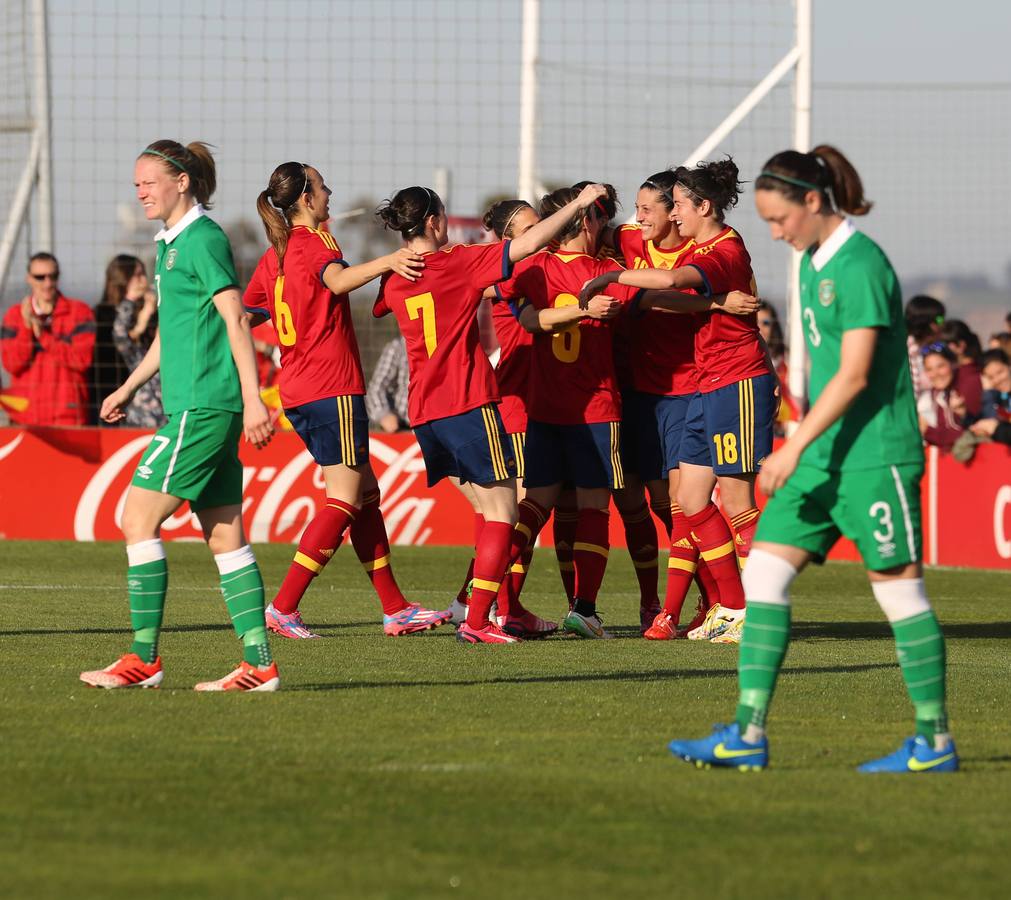 Las chicas de La Roja ganan en Gijón