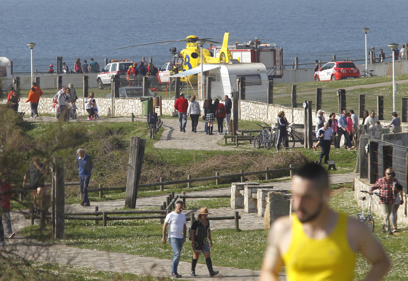 Rescatan el cadáver de un hombre en Gijón