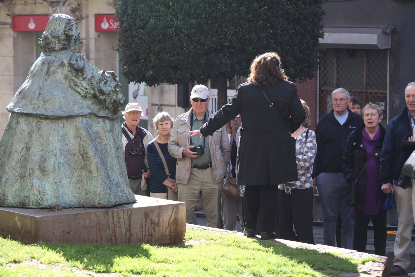 800 cruceristas británicos al sol de Avilés