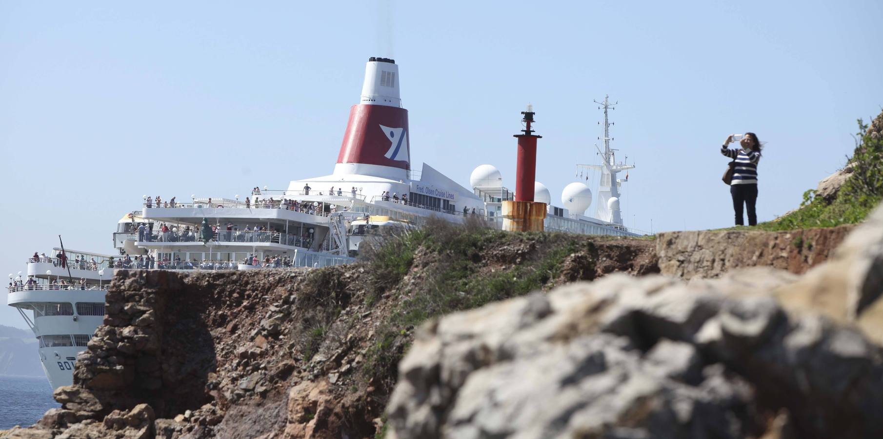 800 cruceristas británicos al sol de Avilés