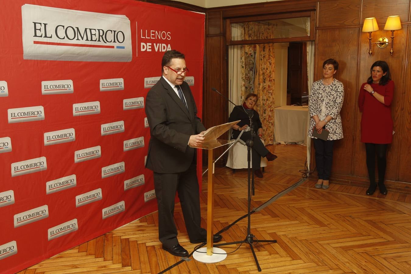 EL COMERCIO presenta su oferta editorial en Asturias