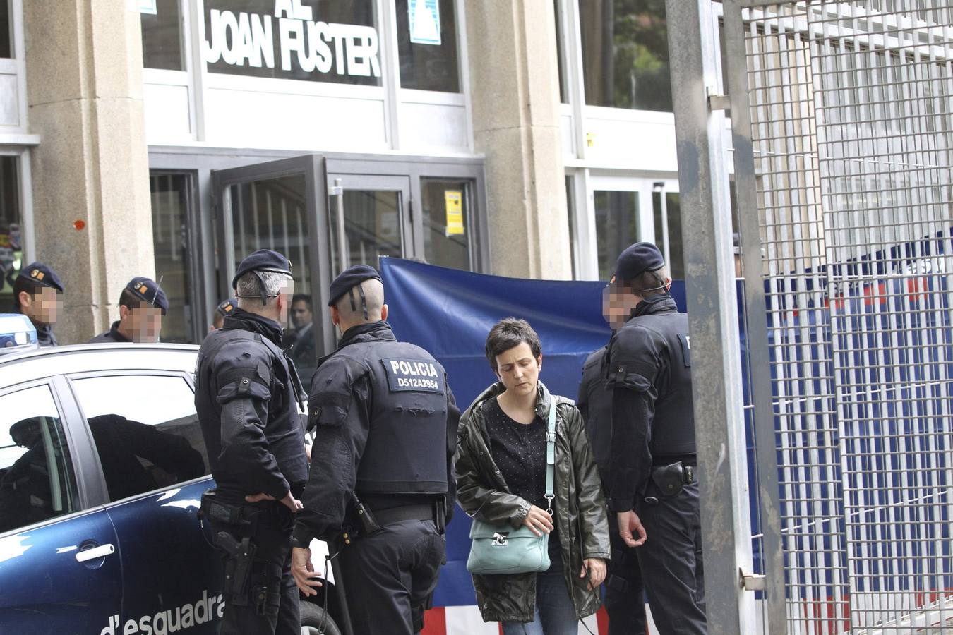 La tristeza se refleja en el rostro de la gente.