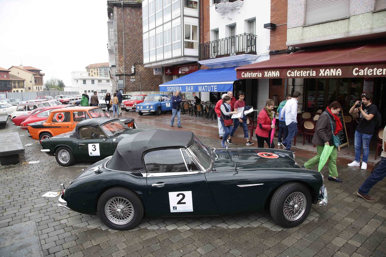 Concentración de coches clásicos en el Oriente asturiano