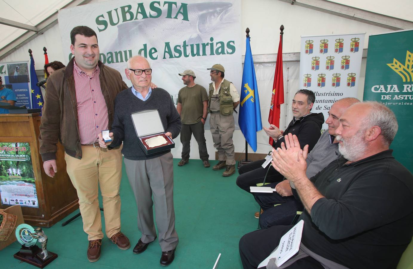 El campanu del río Narcea, un ejemplar de 4,6 kilos