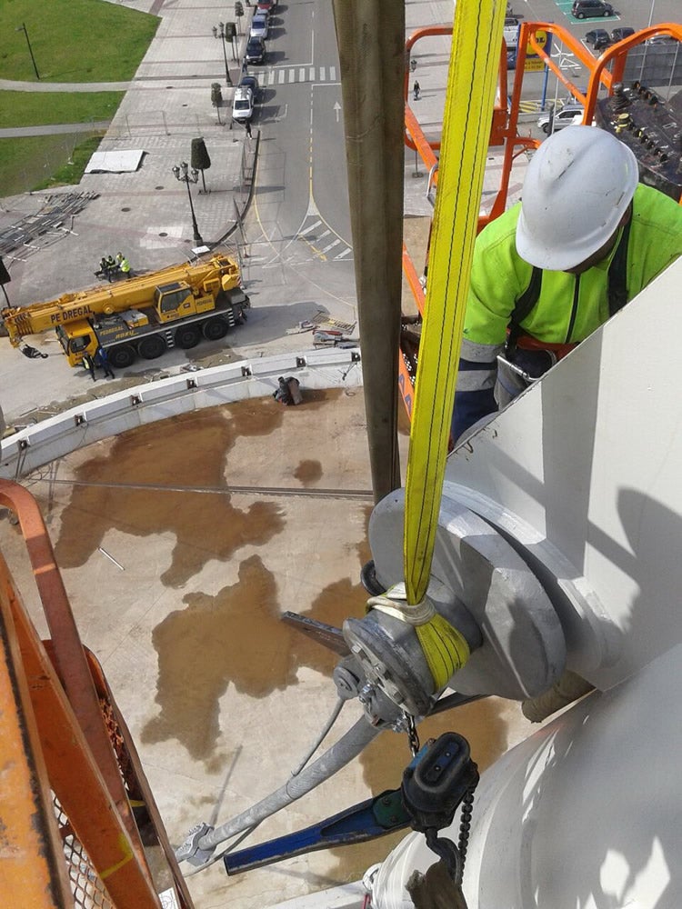 Así se levanta la pasarela de La Florida