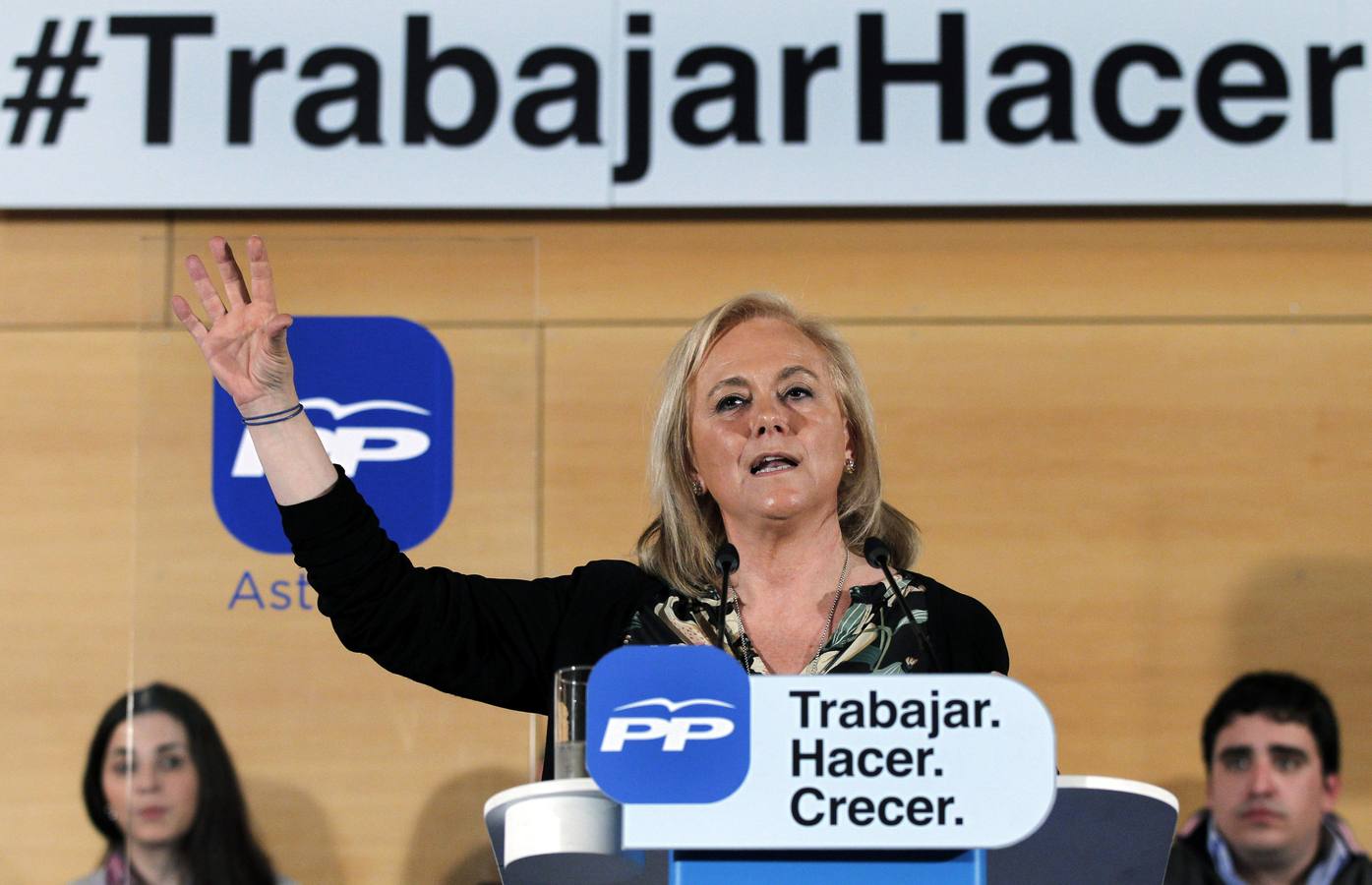 Cospedal participa en un mitin del PP en Avilés