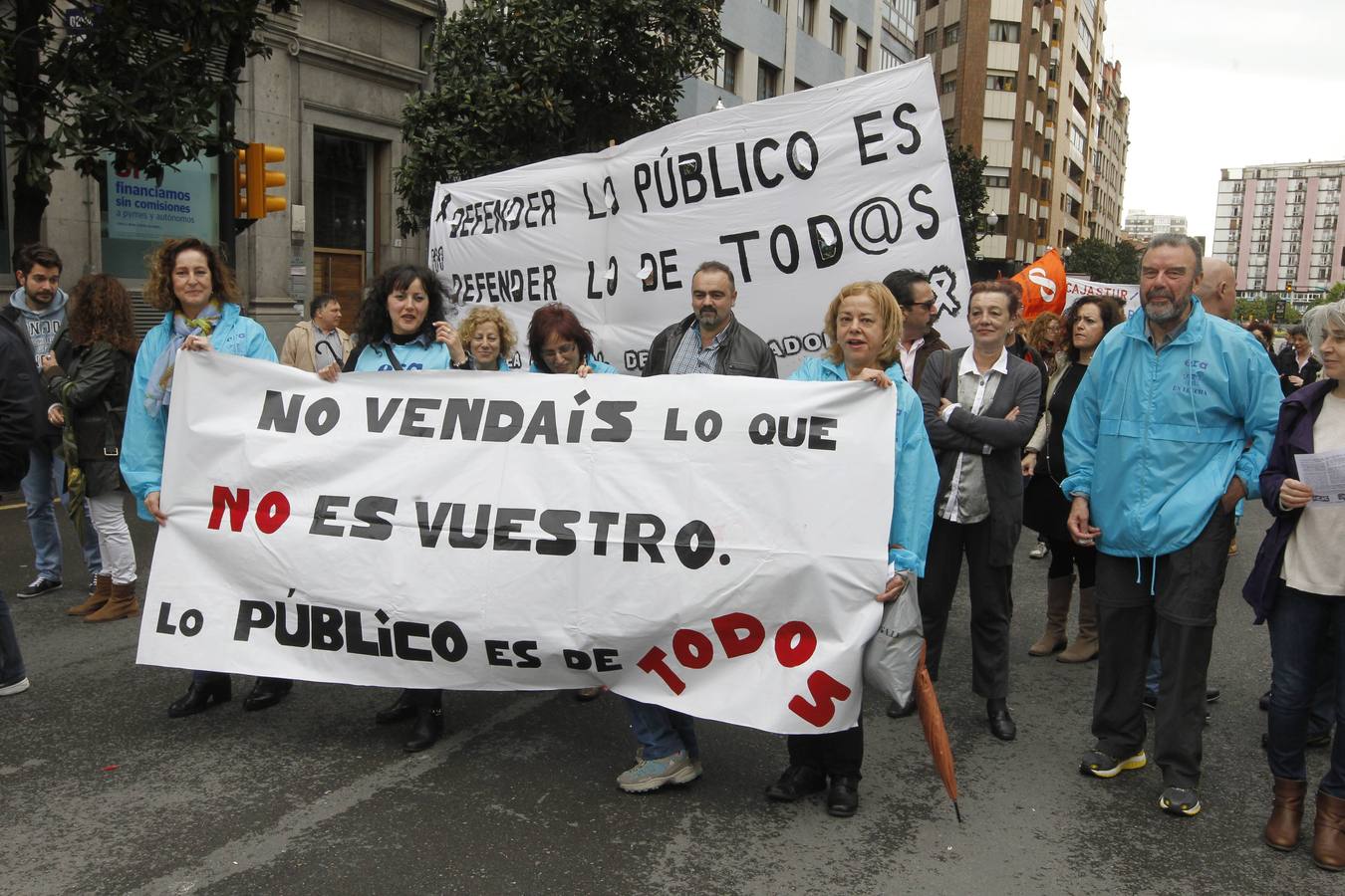 Manifestación de los sindicatos minoritarios por las calles de Gijón