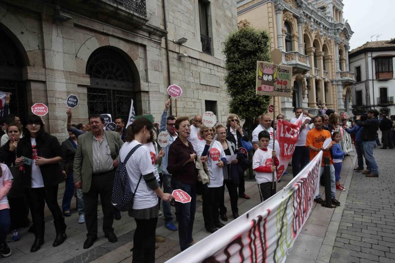 Protesta en Llanes contra el plan urbanístico