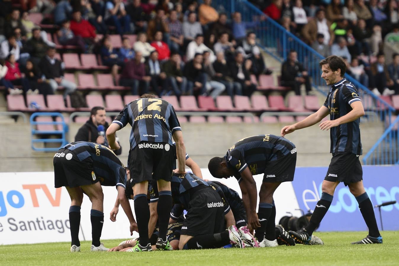 Las mejores imágenes del Compostela 1 - 1 Real Oviedo