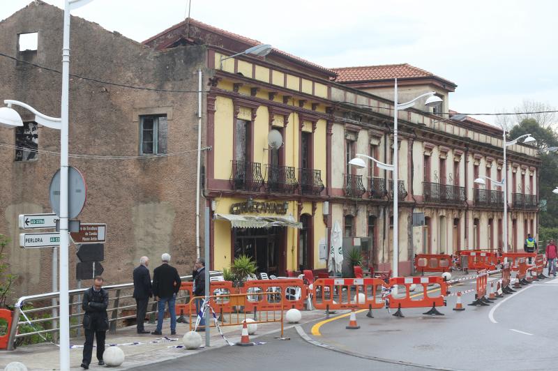 Así quedó el edificio del Bar Correcaminos, en Perán (Carreño), tras el incendio