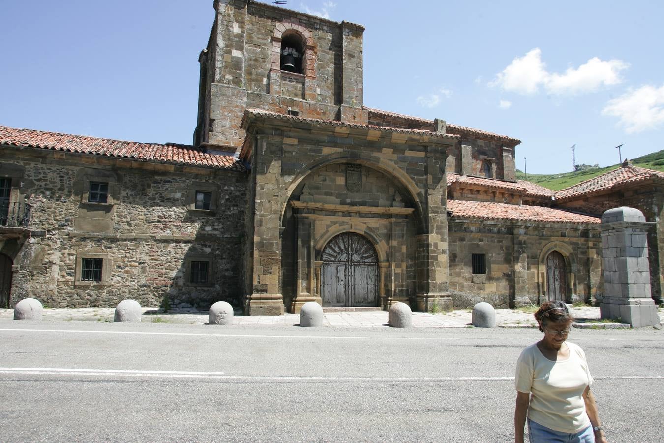 Colegiata de Arbás.