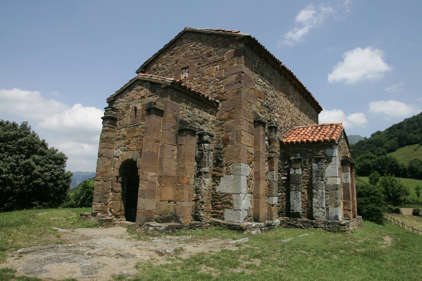 Iglesia prerrománica de Santa Cristina de Lena