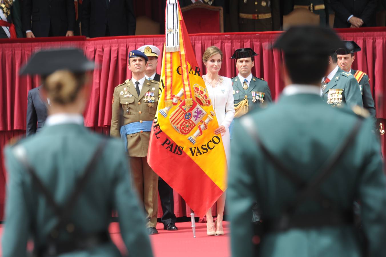La Reina preside un homenaje a la Guardia Civil en Vitoria