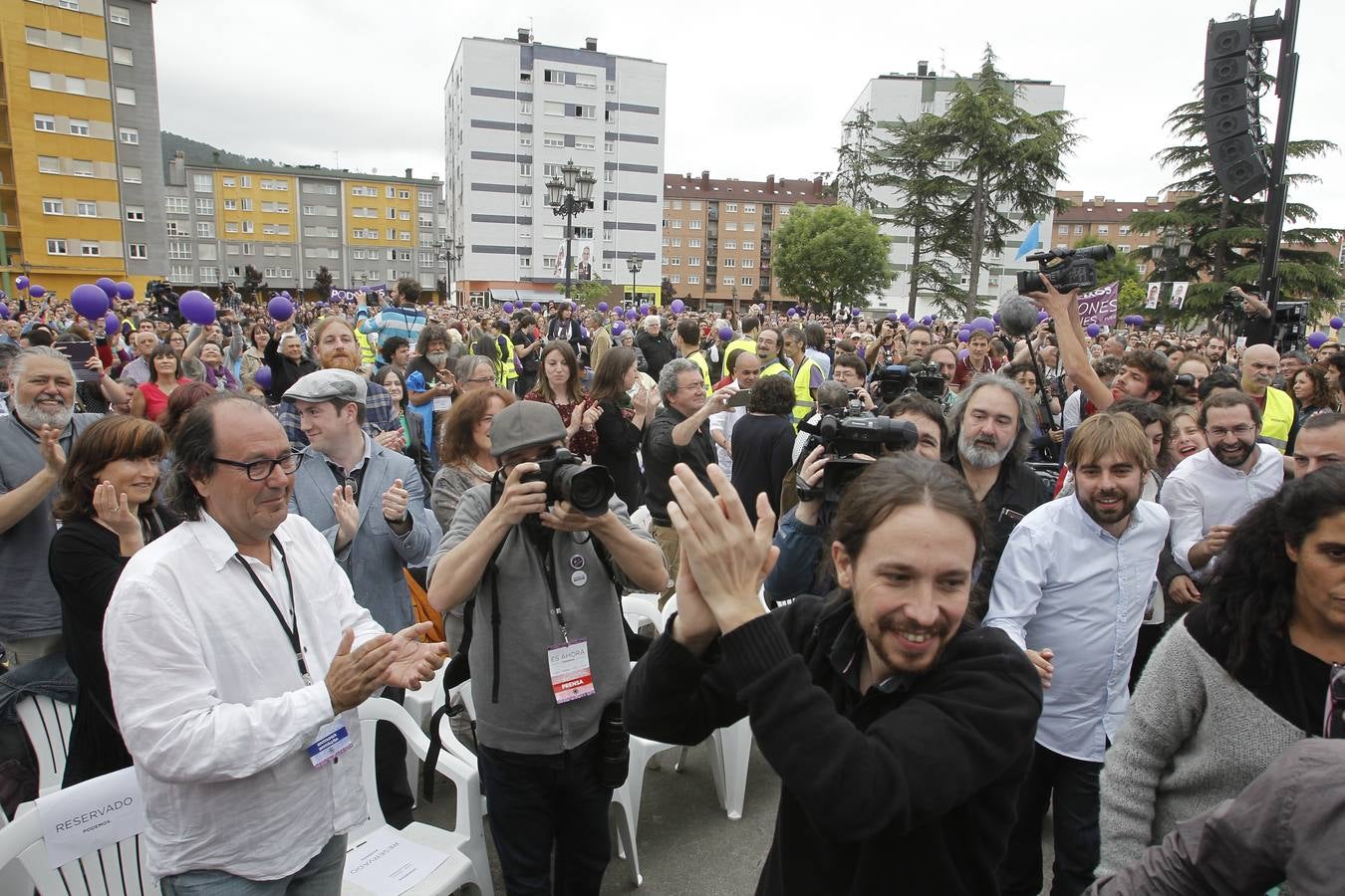 Miles de personas en el mitin de Podemos en Oviedo